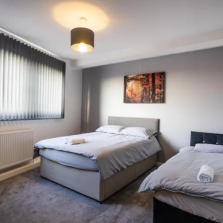 Hanham Rd Location Long Sleeps 9 By Shortstayuk Apartment *