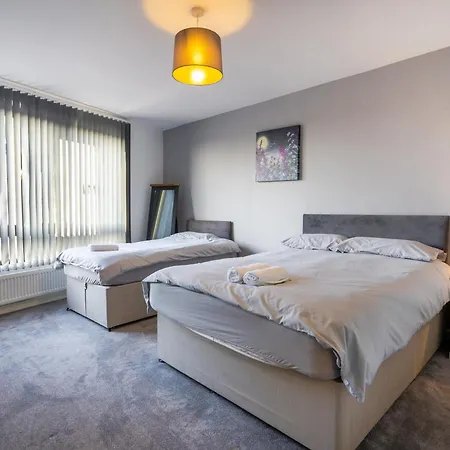Hanham Rd Location Long Sleeps 9 By Shortstayuk Apartment Bristol