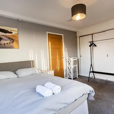 Hanham Rd Location Long Sleeps 9 By Shortstayuk Bristol
