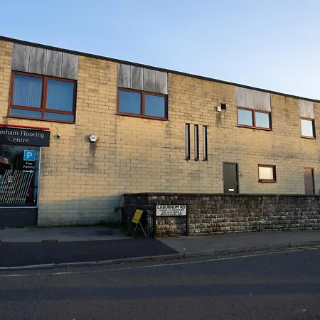 Hanham Rd Location Long Sleeps 9 By Shortstayuk 布里斯托