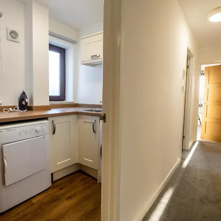 Hanham Rd Location Long Sleeps 9 By Shortstayuk Apartment