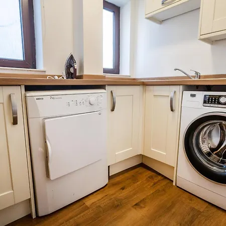 Apartment Hanham Rd Location Long Sleeps 9 By Shortstayuk Bristol