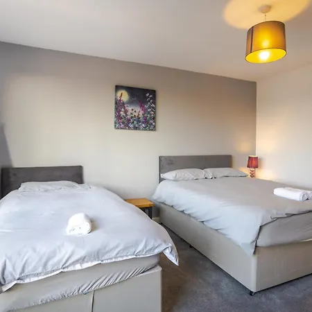 Hanham Rd Location Long Sleeps 9 By Shortstayuk * 布里斯托